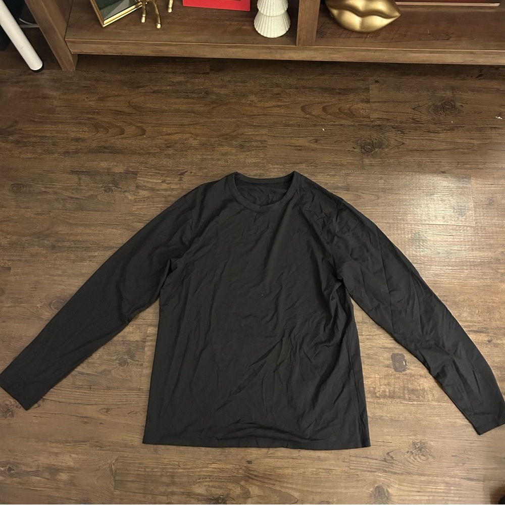 lululemon athletica Men's Dark Long Sleeve Tee